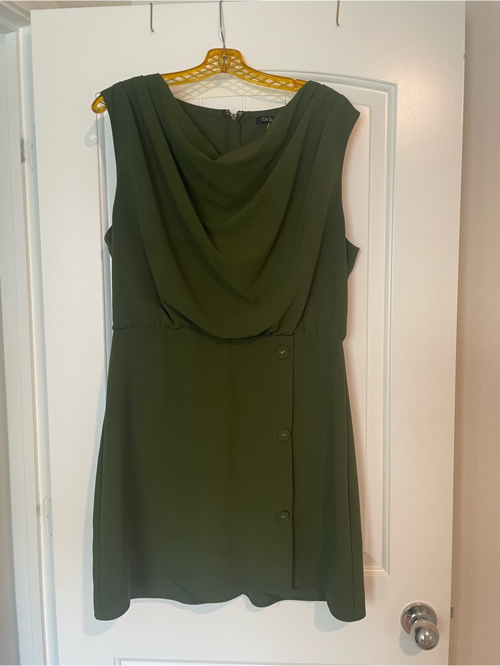 💚 City Studio (Junior) Olive Green Draped Neck Sleeveless Dress 💚